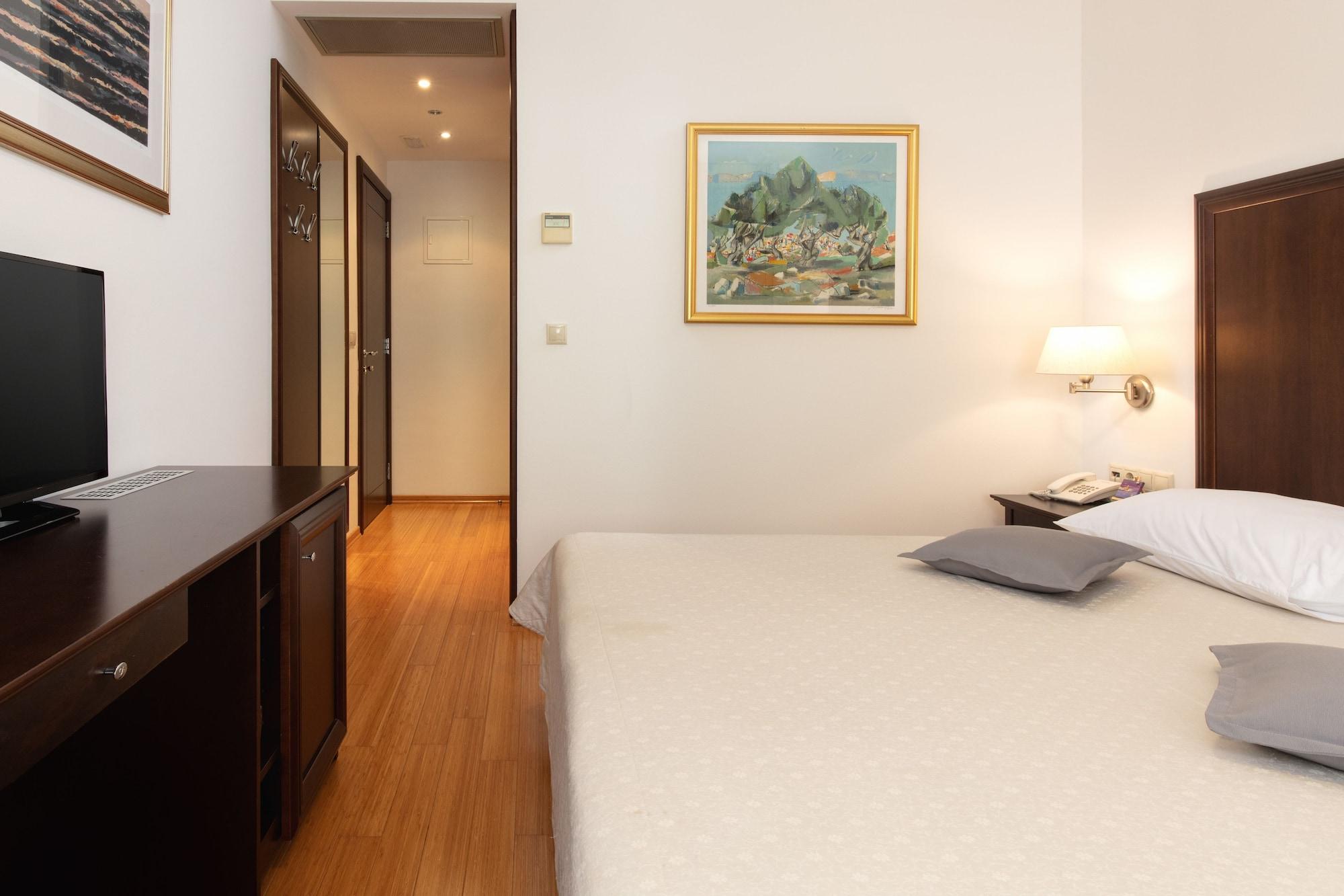 Hotel Croatia Baska Voda Bagian luar foto