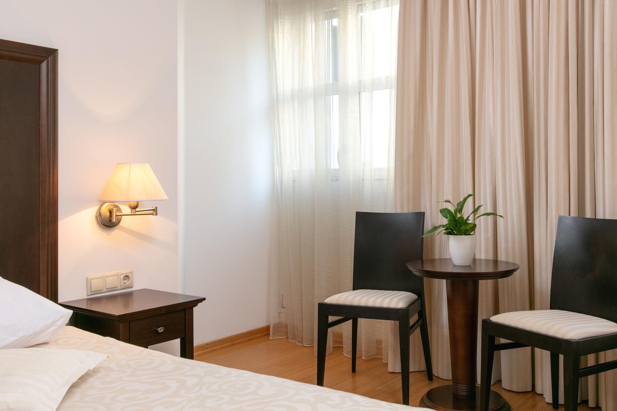 Hotel Croatia Baska Voda Bagian luar foto