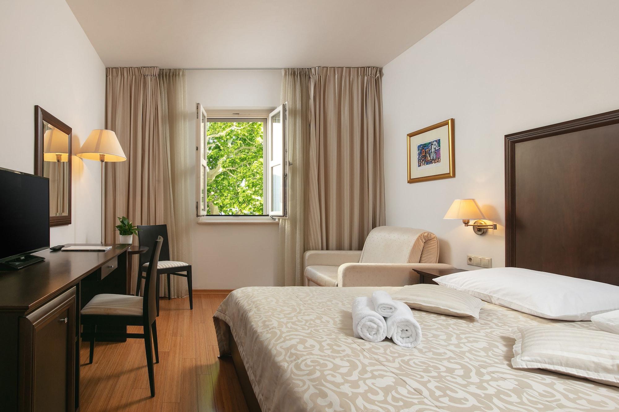 Hotel Croatia Baska Voda Bagian luar foto