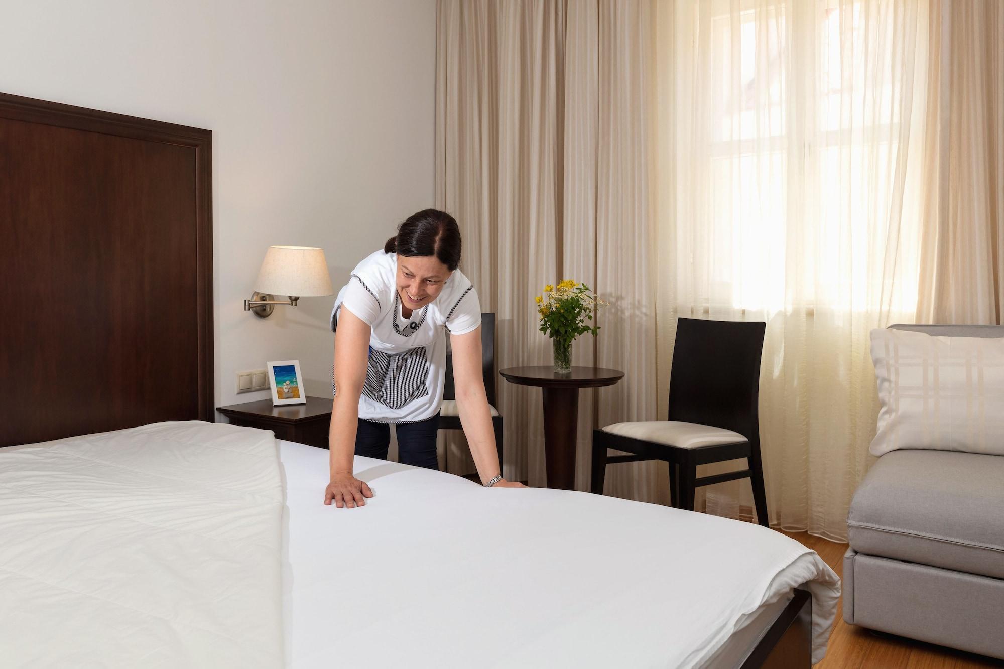 Hotel Croatia Baska Voda Bagian luar foto