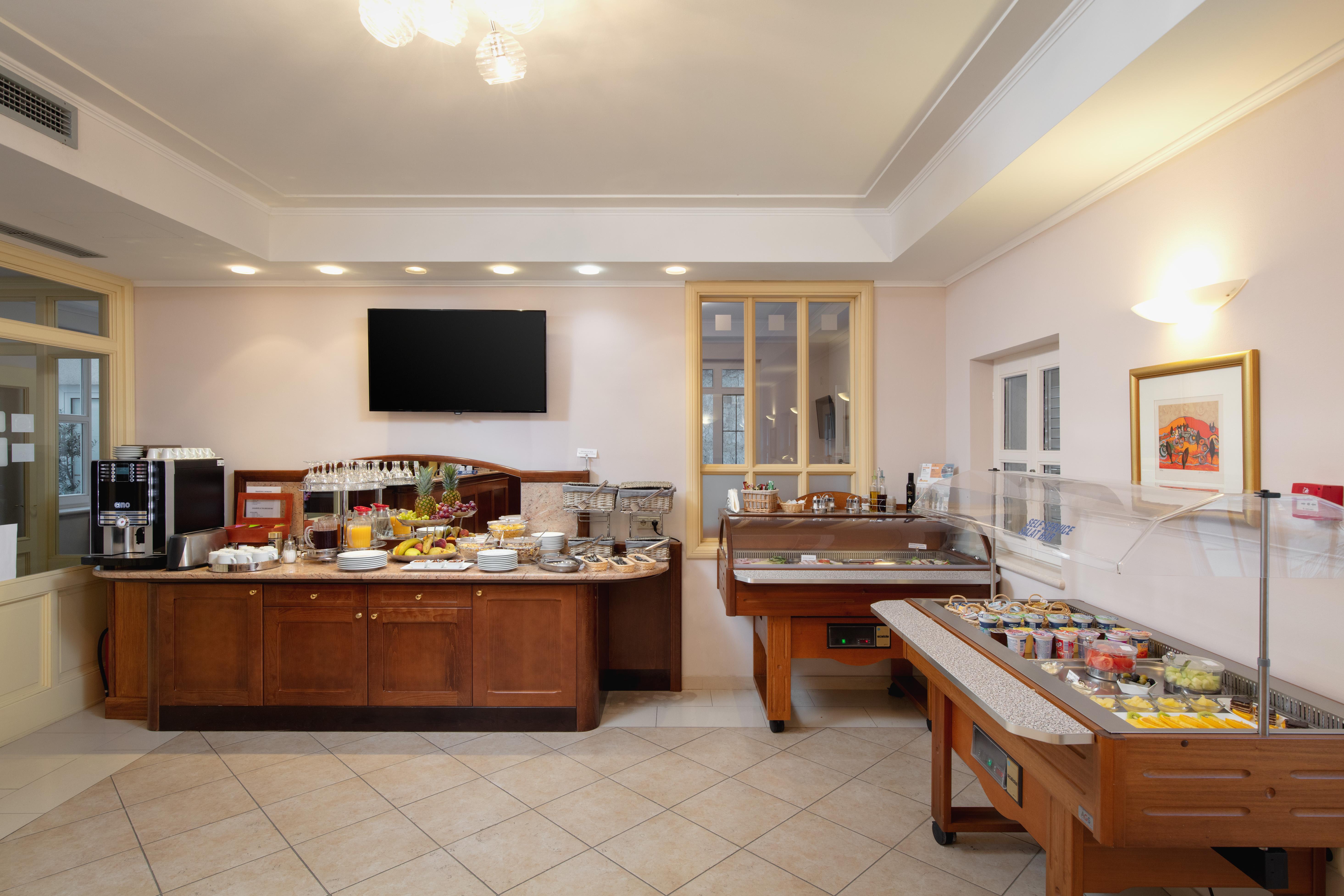 Hotel Croatia Baska Voda Bagian luar foto