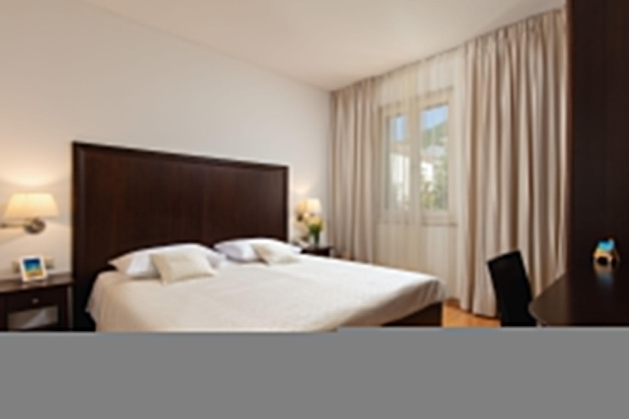 Hotel Croatia Baska Voda Bagian luar foto