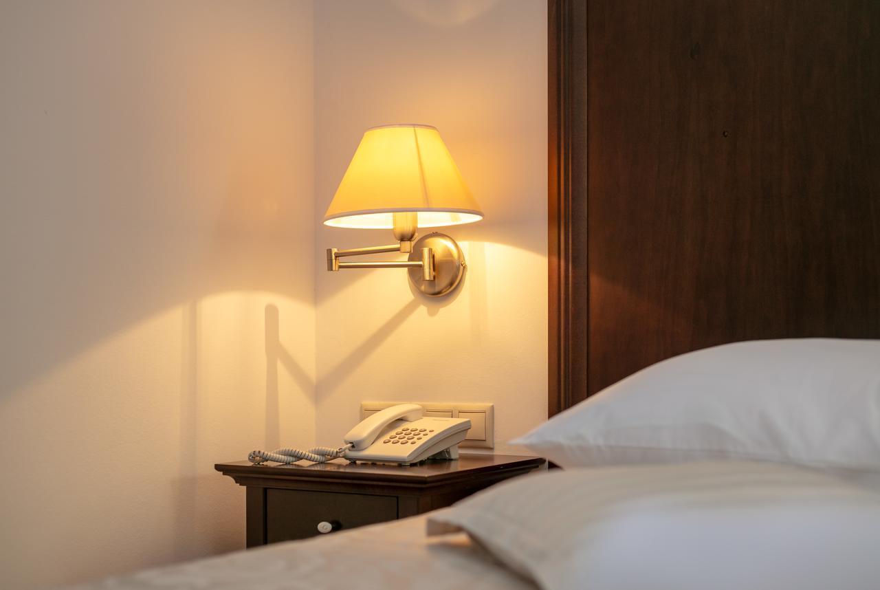 Hotel Croatia Baska Voda Bagian luar foto